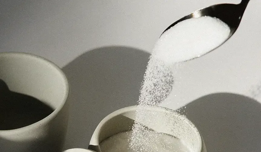 du sucre dans une cuillère